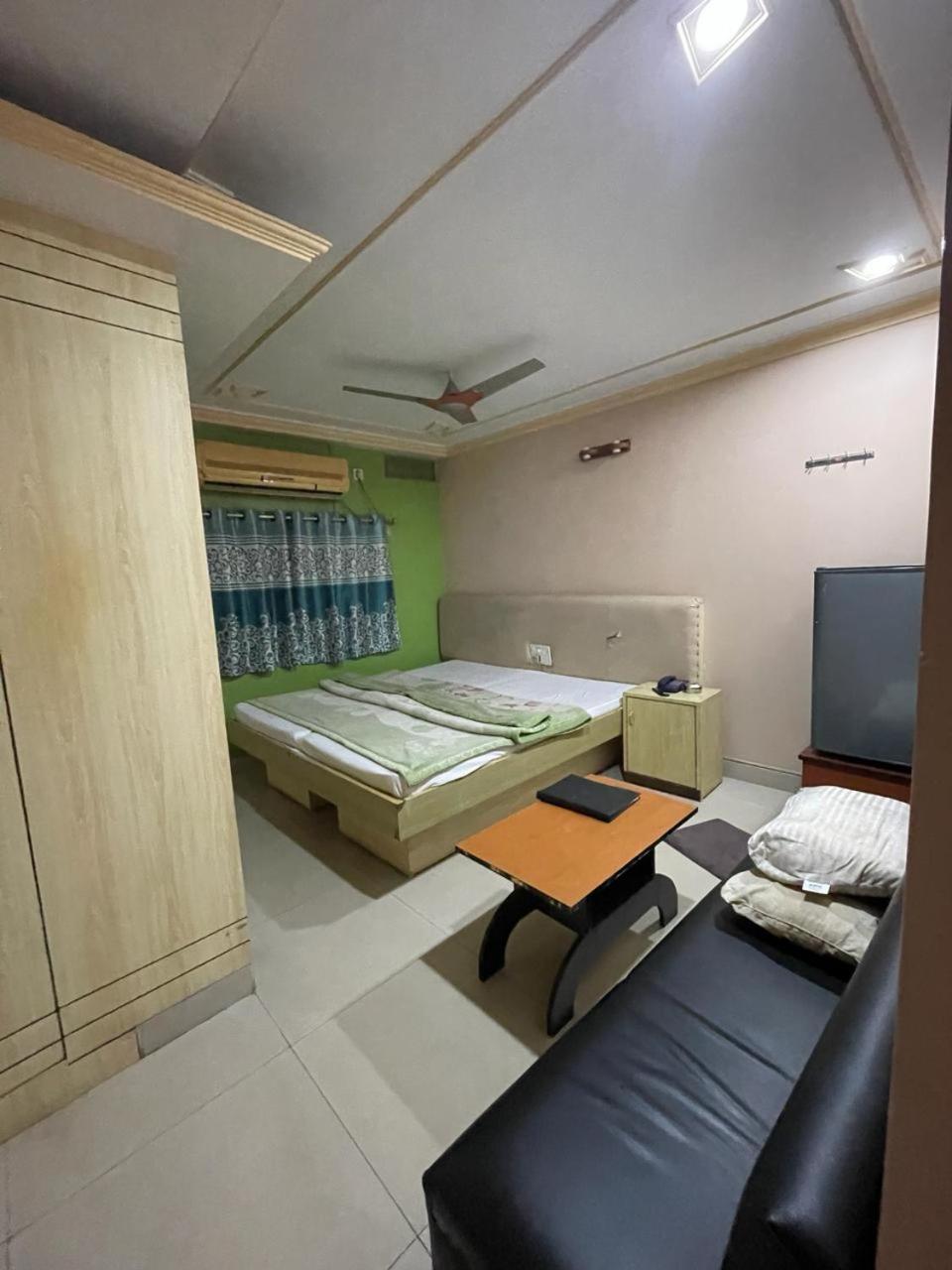 Starline Hotel Agartala Exterior foto