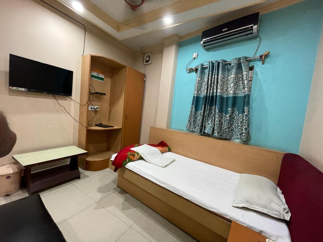 Starline Hotel Agartala Exterior foto