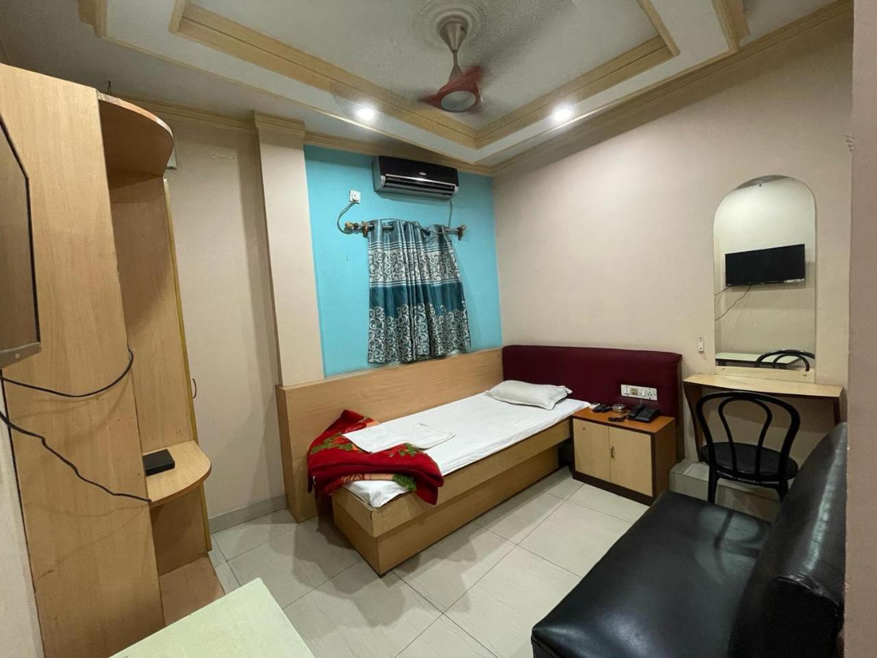 Starline Hotel Agartala Exterior foto